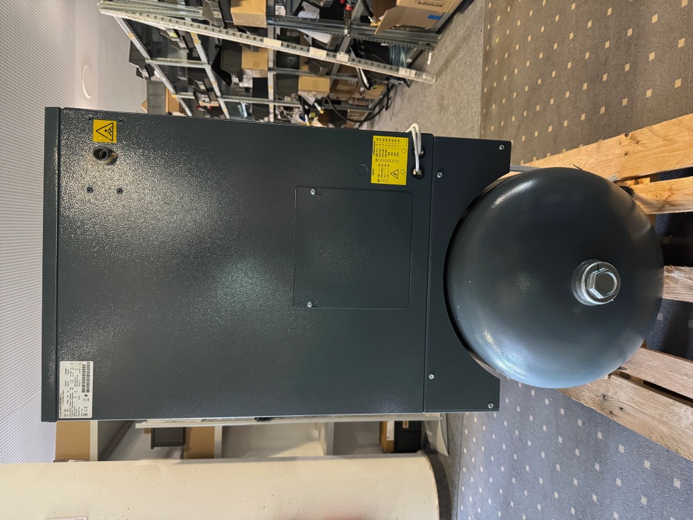 Atlas Copco Schraubenkompressor G 2 FF - 10 bar inkl. Kältetrockner und Behälter