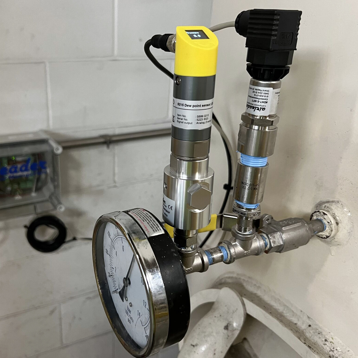 S211 Taupunktsensor für Adsorptionstrockner, -60…+20 °C Td, Drucksensor 16 bar, OLED-Display