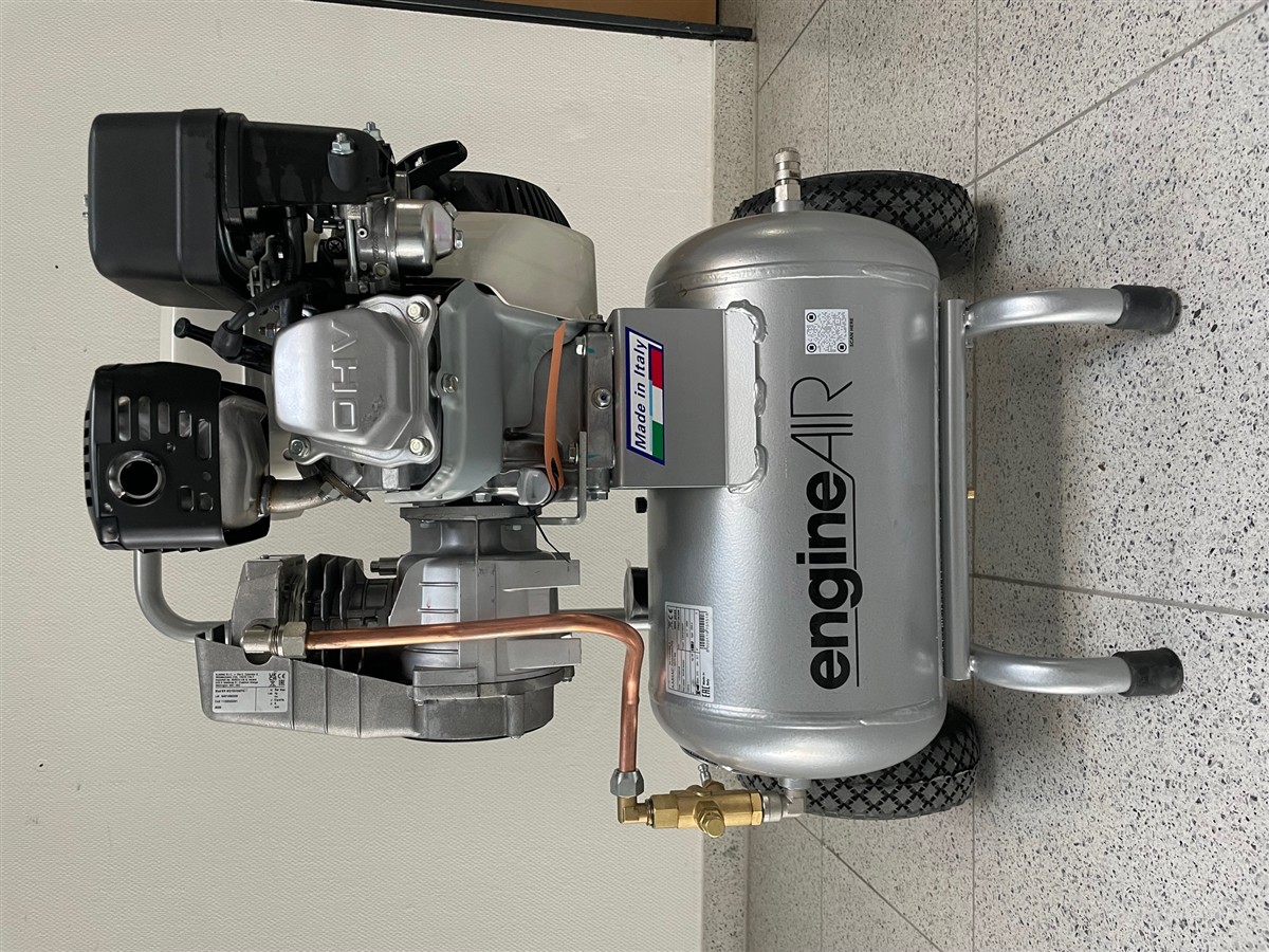 Compressore a pistoni con motorea benzina tipo engineAIR 5/20