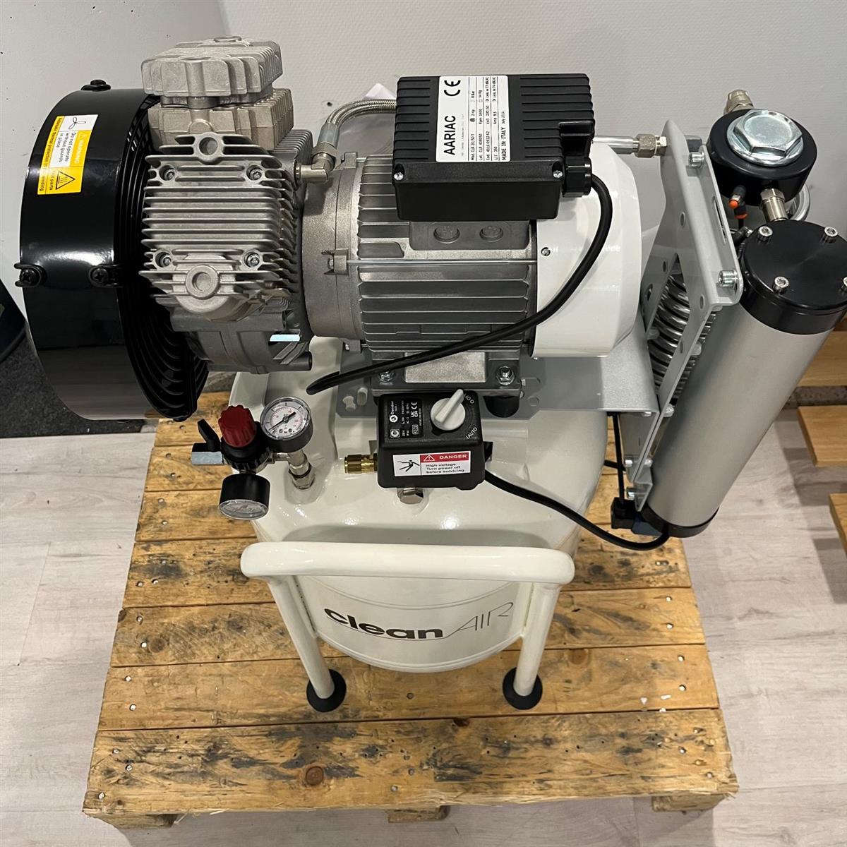 AUSSTELLER CLEANAIR ölfreier Kompressor CLR 20/50 T 2HP 50L (230V)