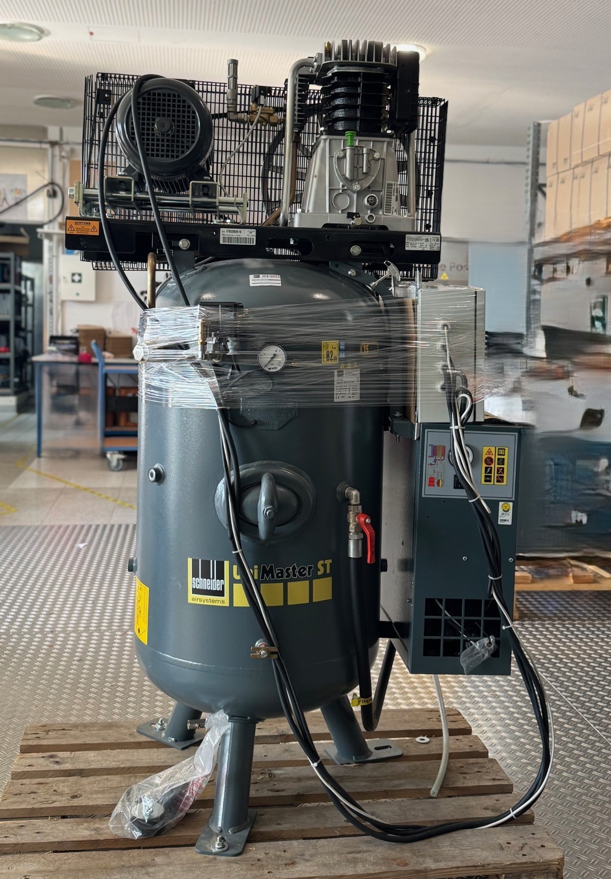 B-WARE Schneider-Kompressor UNM STS 1000-10-270 XDKC m. Kältetrockner u. Sterndreieckschalter 1121570229 ITR2092010